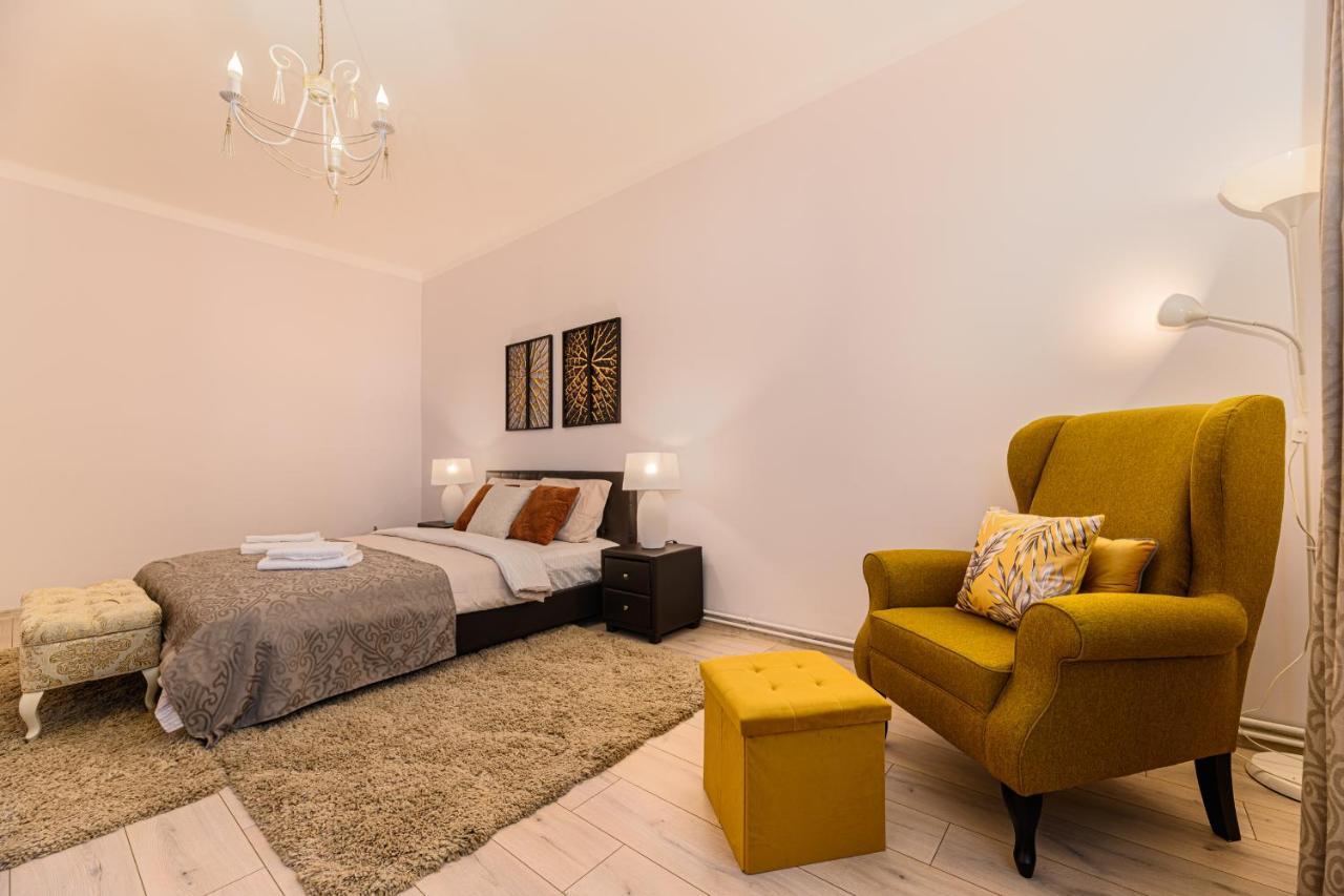 Chic&View Brasov Apartment Buitenkant foto