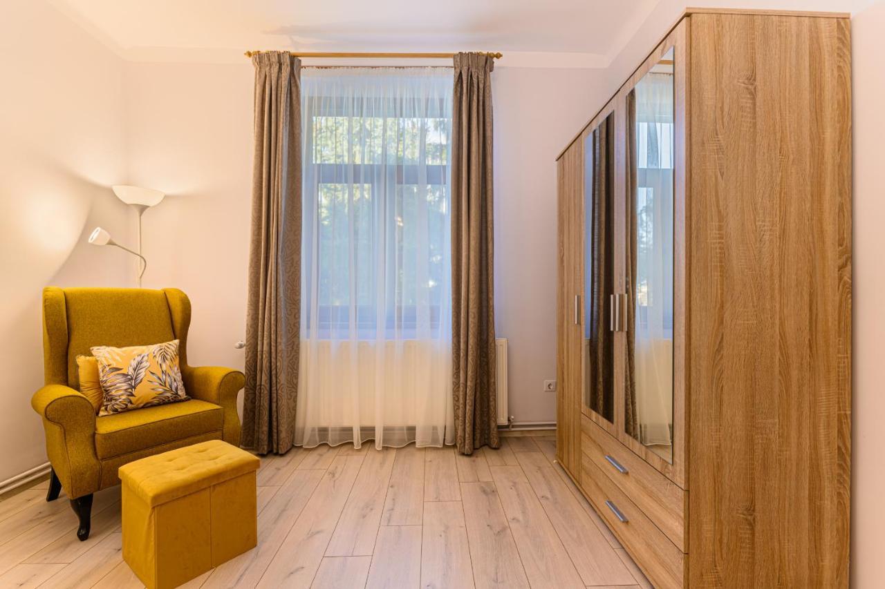 Chic&View Brasov Apartment Buitenkant foto