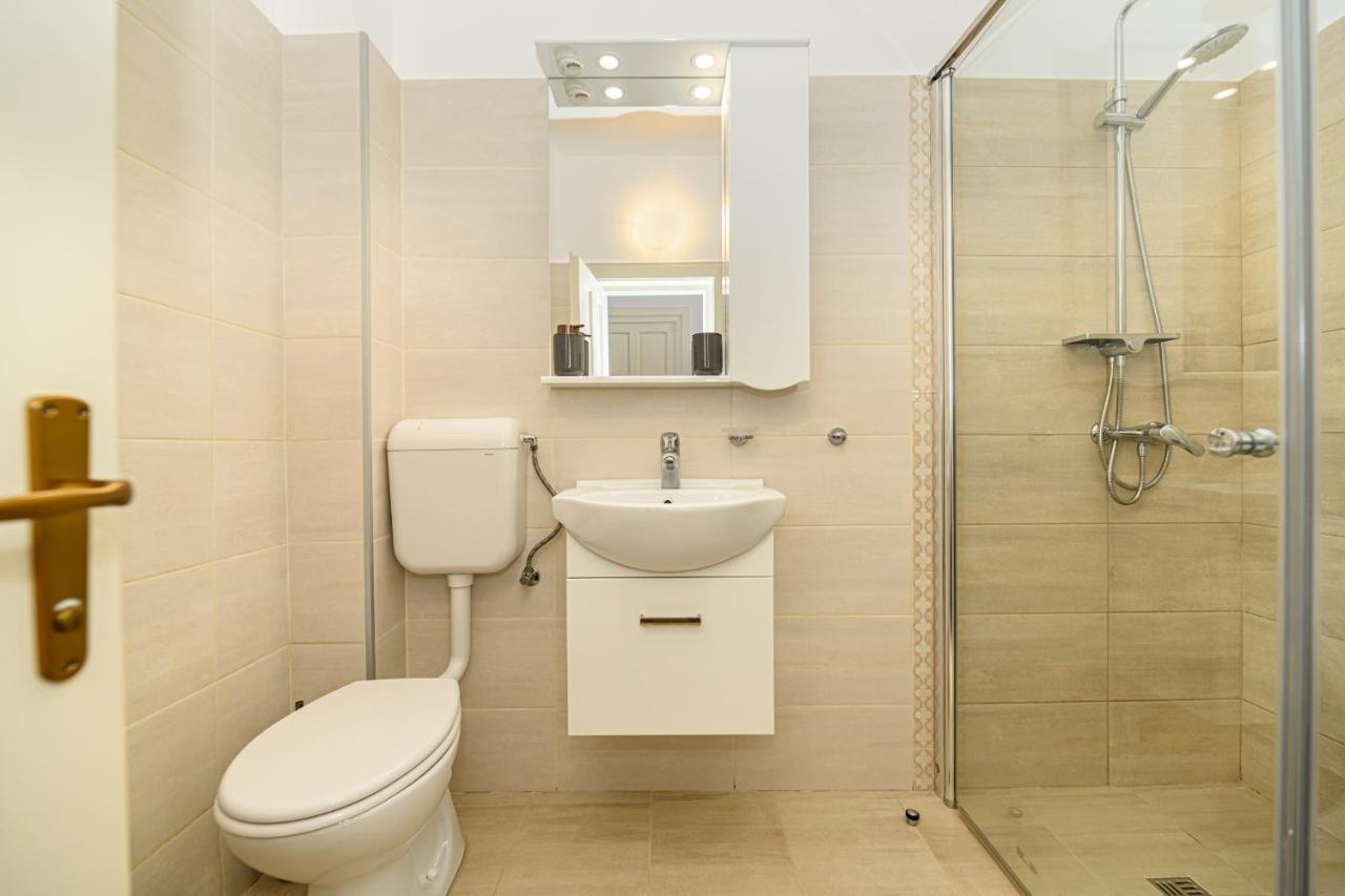 Chic&View Brasov Apartment Buitenkant foto