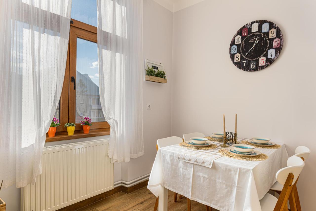 Chic&View Brasov Apartment Buitenkant foto