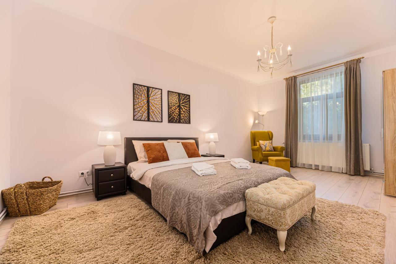 Chic&View Brasov Apartment Buitenkant foto