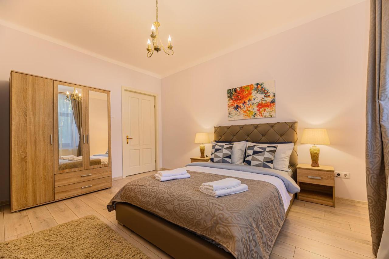 Chic&View Brasov Apartment Buitenkant foto